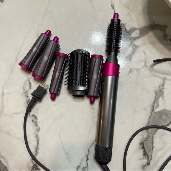 Dyson Airwrap Complete Styler - Picture 3 of 10